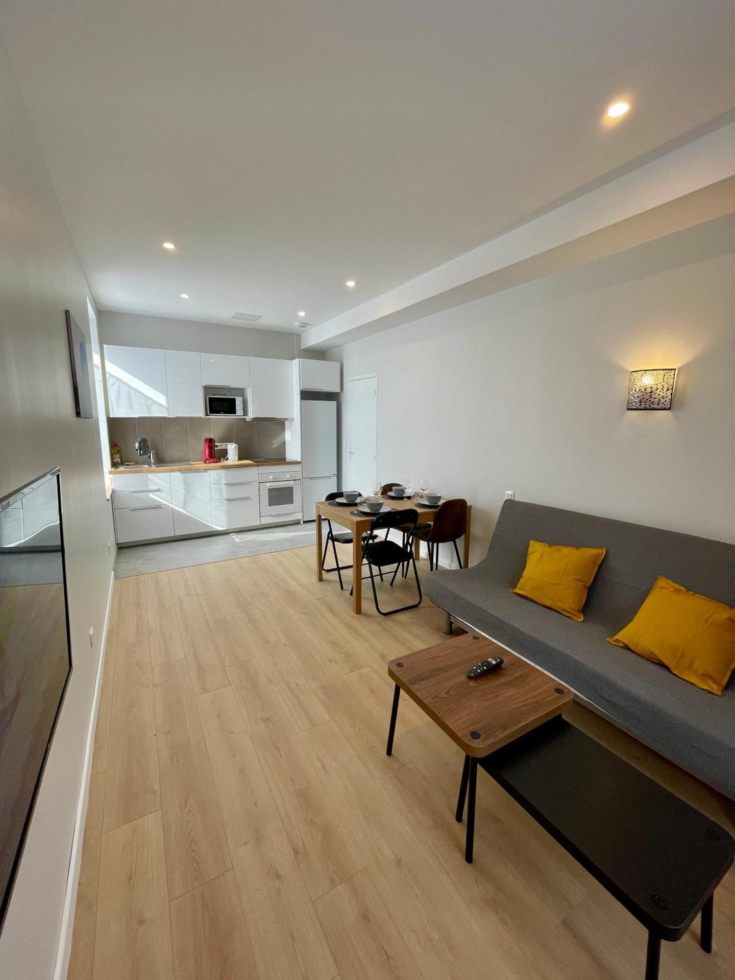 Appart'village Le Vieux Centre T1,t2,t3 - Parking - Thermes Apartment