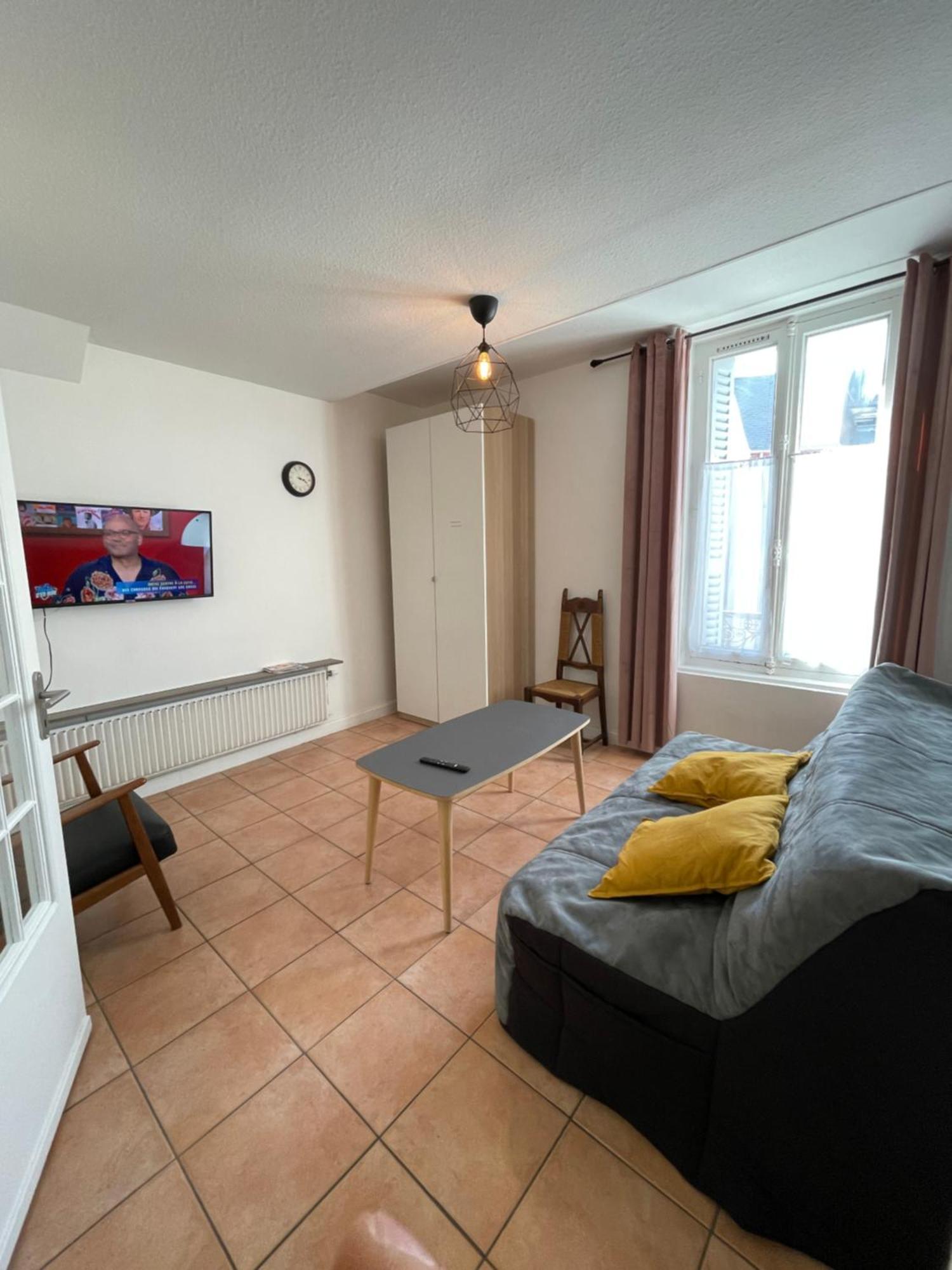 Appart'village Le Vieux Centre T1,t2,t3 - Parking - Thermes Apartment *