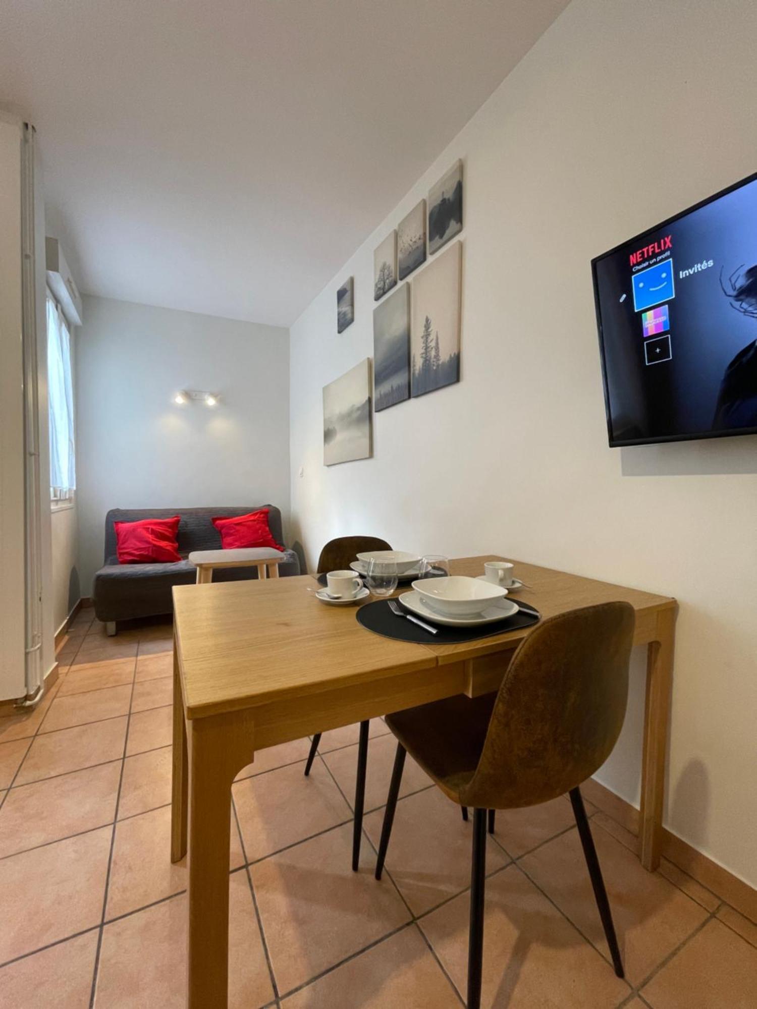 Apartment Appart'village Le Vieux Centre T1,t2,t3 - Parking - Thermes