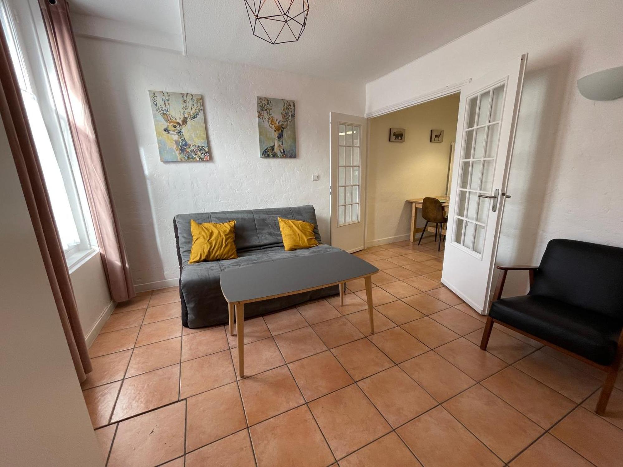Apartment Appart'village Le Vieux Centre T1,t2,t3 - Parking - Thermes